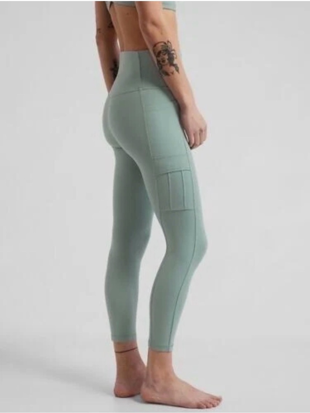 Athleta Salutation Stash High Rise Cargo Legging 7/8 in Minimalistic Grey Large